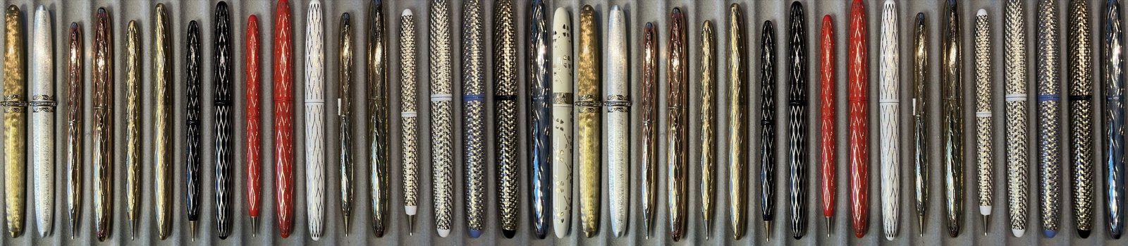PenDen-Lady-Sheaffer-Pens-display-2477