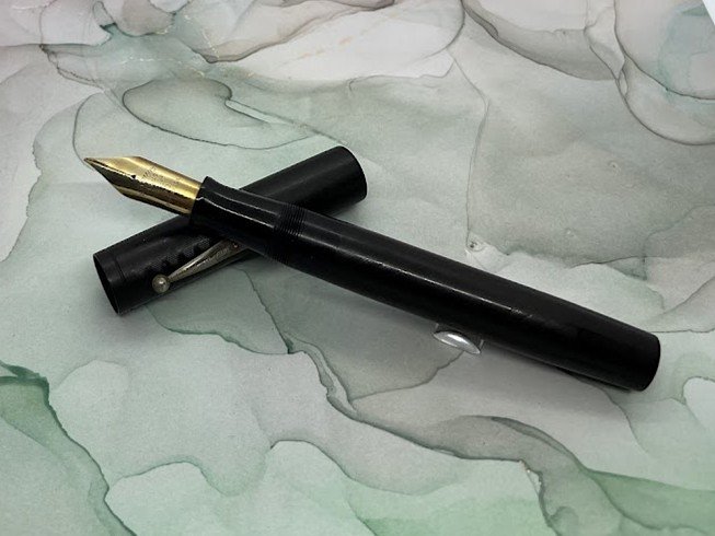 On-Grail-Pens-PenDen-Fountain-Pen-Restoration-and-Sales-IMG_2596