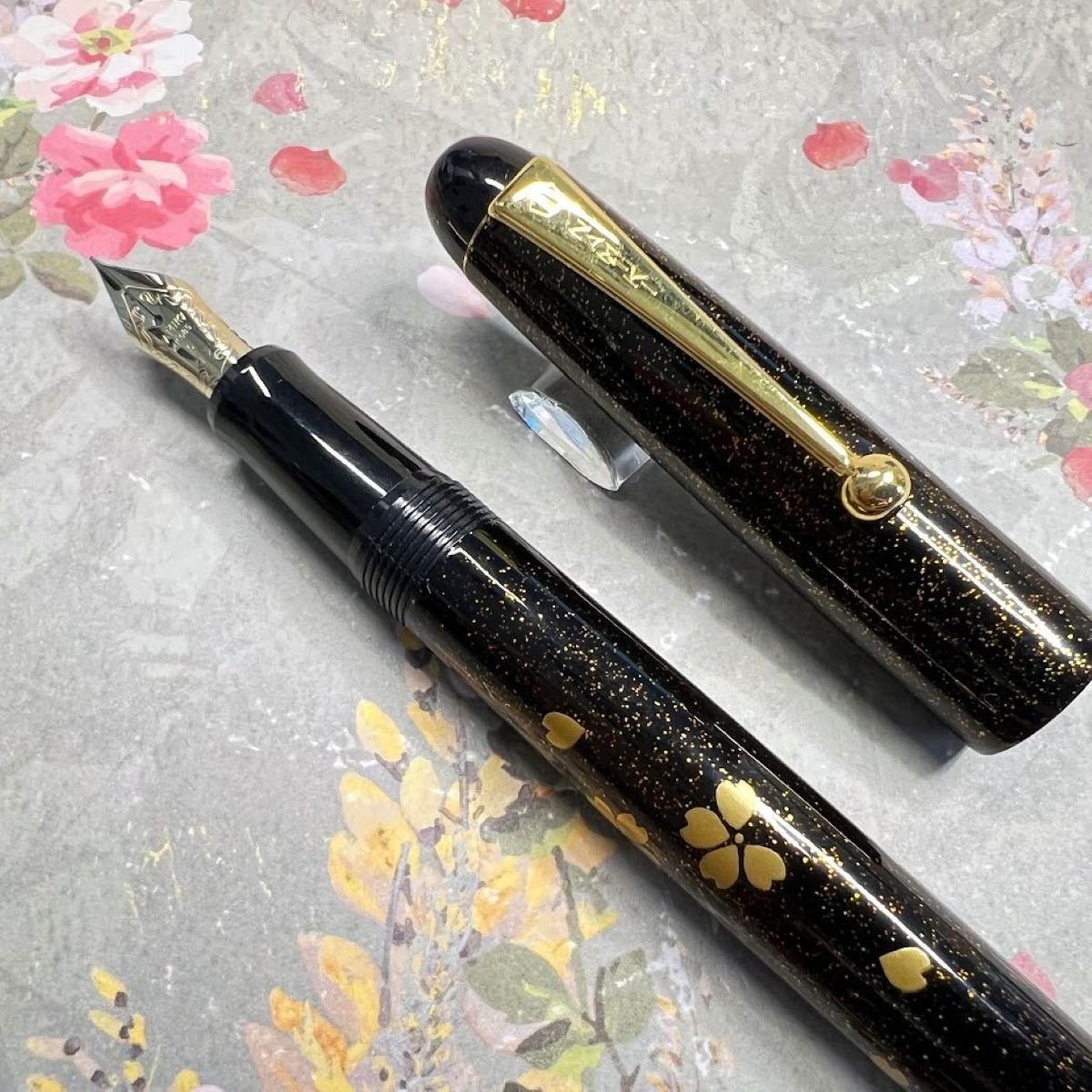 Pilot Namiki Maki-e Sakura Fubuki - Image 3