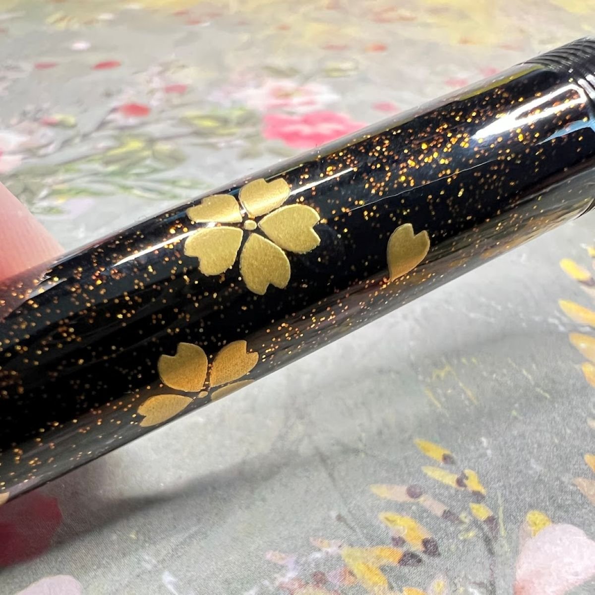 Pilot Namiki Maki-e Sakura Fubuki - Image 4