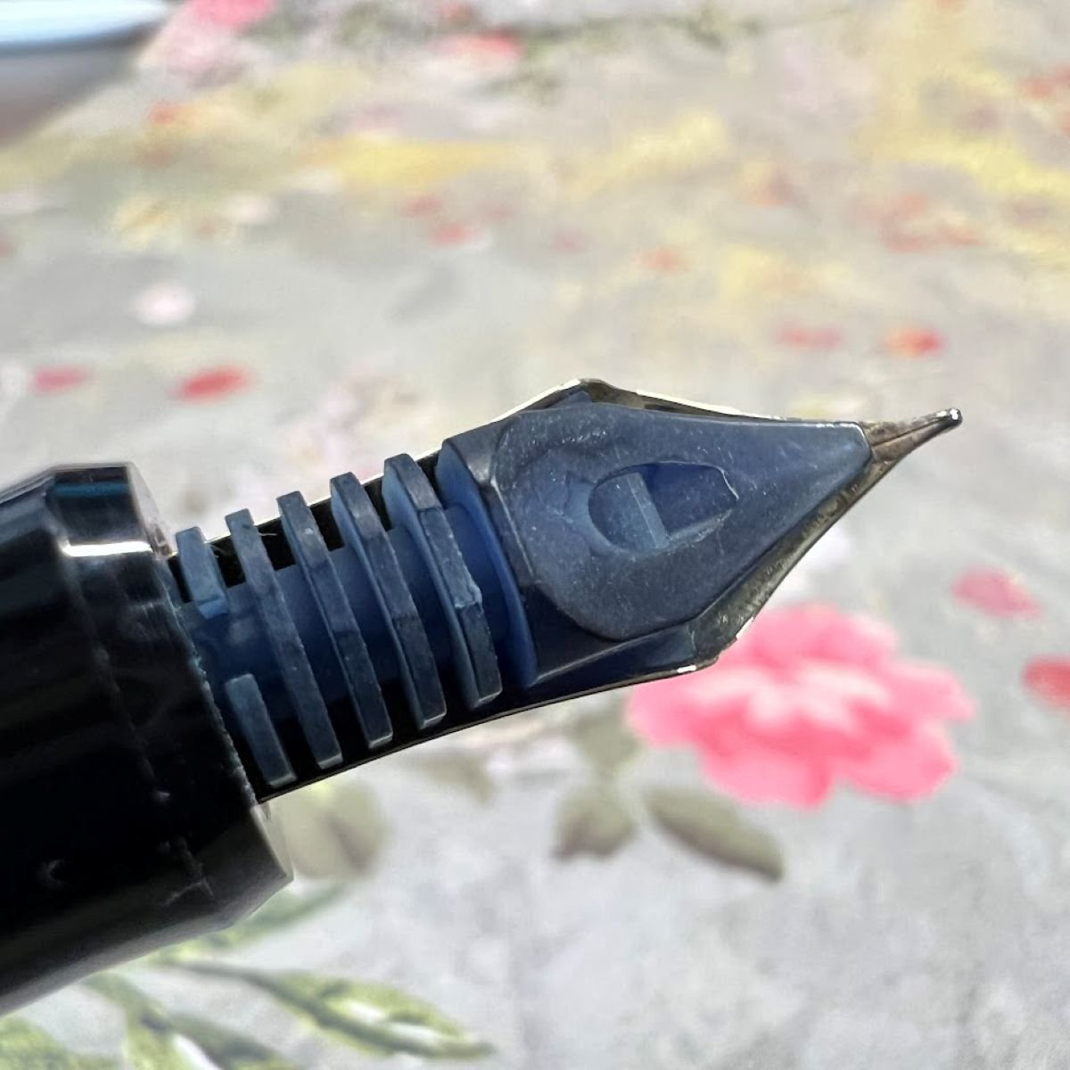 Pilot Namiki Maki-e Sakura Fubuki - Image 8